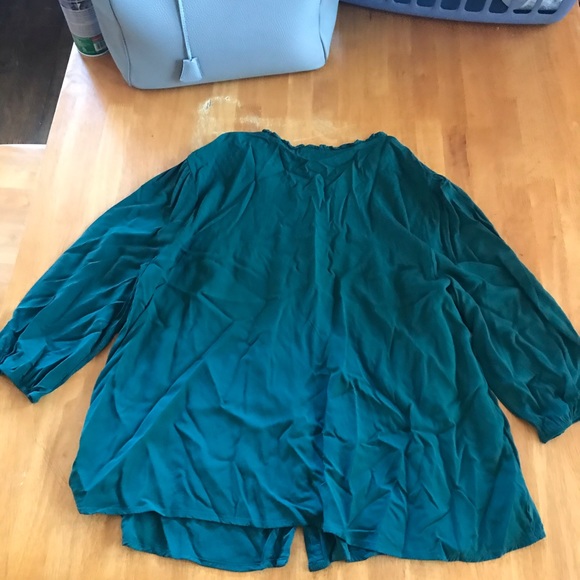 blouse - Picture 3 of 3